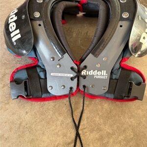 Riddell Pursuit Shoulder Pads